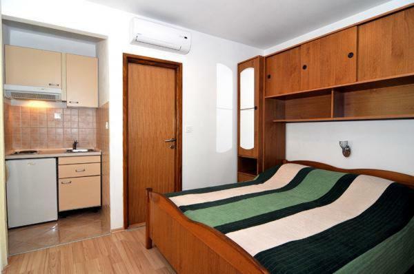Apartments Carevic Ante 바스카보다 객실 사진